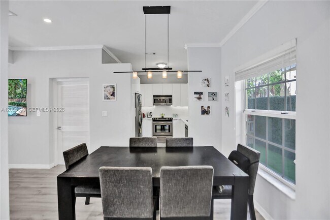 Building Photo - 3135 Gifford Ln