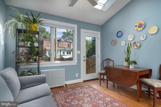 Building Photo - 1147 Colonial Ave