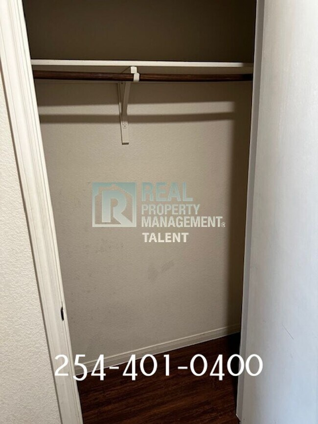 Building Photo - Deal Alert 3-Bedroom, 2.5-Bathroom Duplex ...