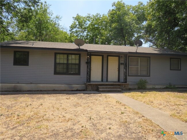 Primary Photo - 504 McArthur Dr