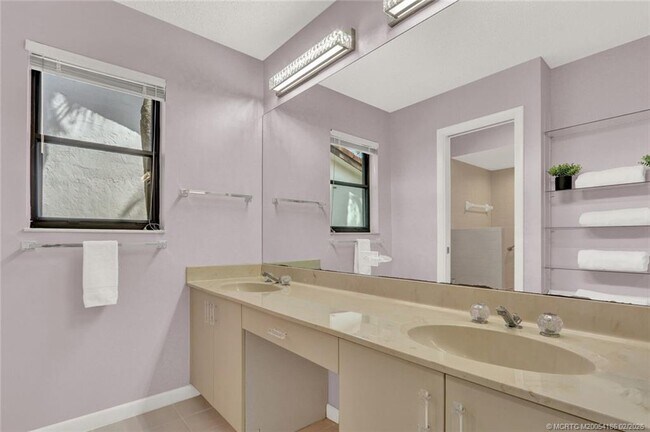 Building Photo - 4004 SW Osprey Creek Way