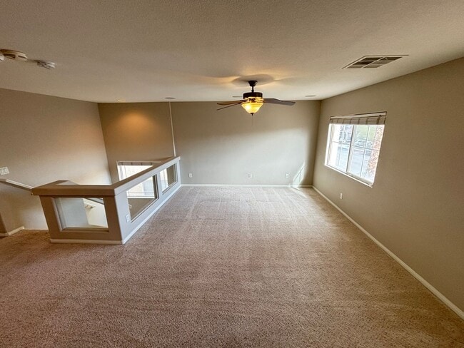 Building Photo - Beautiful two-story home with 4 BED / 2.5 BATH w Loft located in Henderson Nevada!