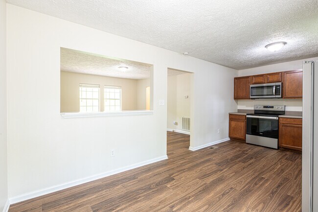 Building Photo - 320 Beechwood Dr
