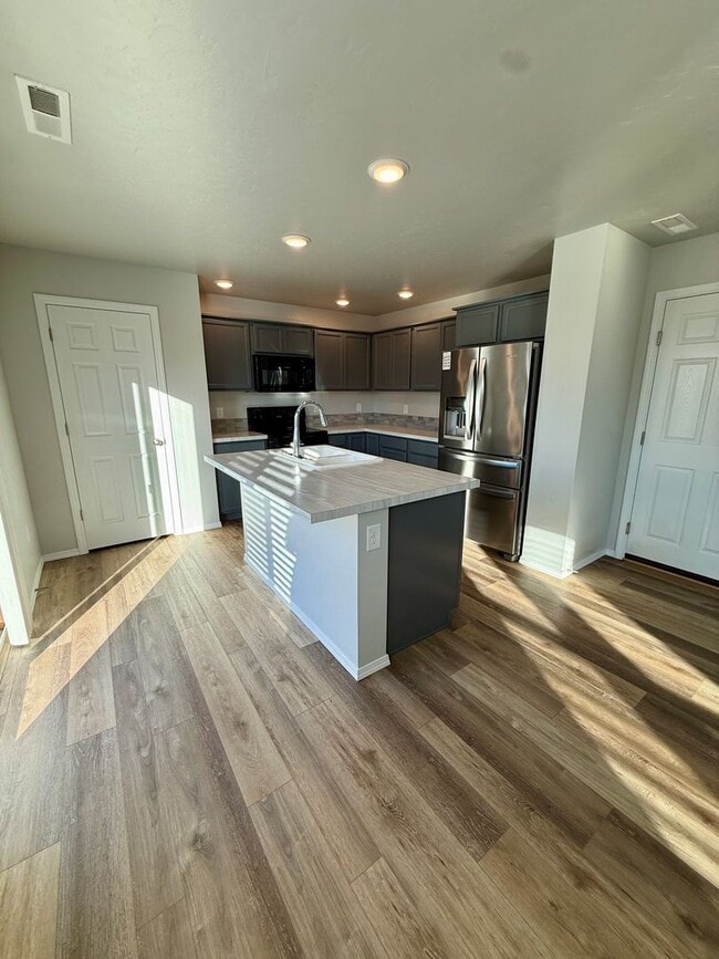 Building Photo - 3-bedroom home in Caldwell, ID