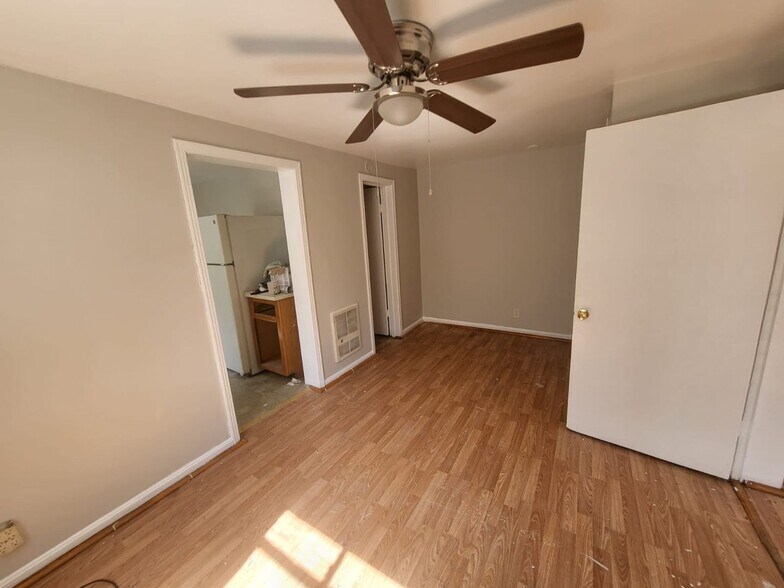 Building Photo - 732 Richardson St