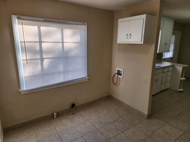 Building Photo - 626 S Edgemoor Dr