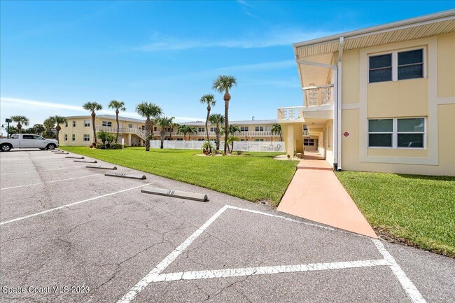 Building Photo - 7801 Ridgewood Ave