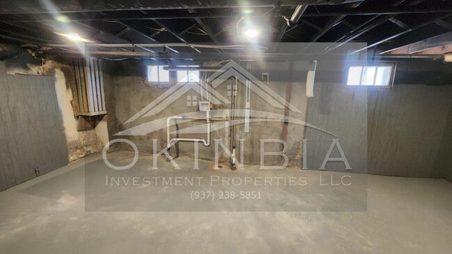 Building Photo - 1351 Amherst Pl