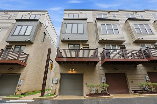 Building Photo - 6924 Rockledge Dr