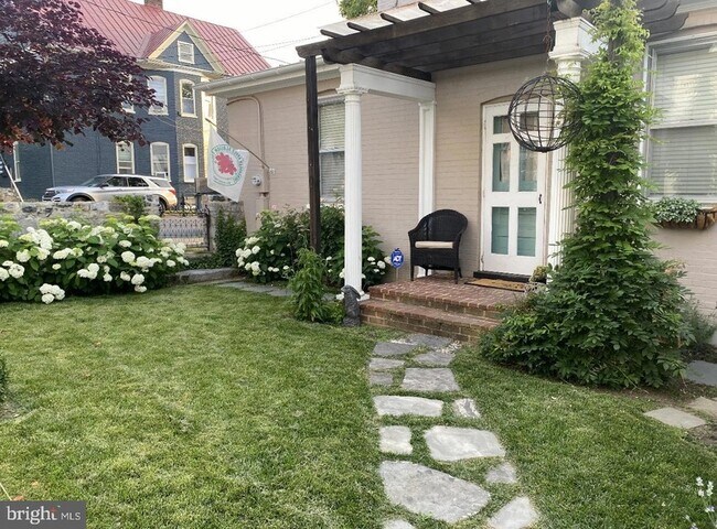 Building Photo - 6 E Cecil St