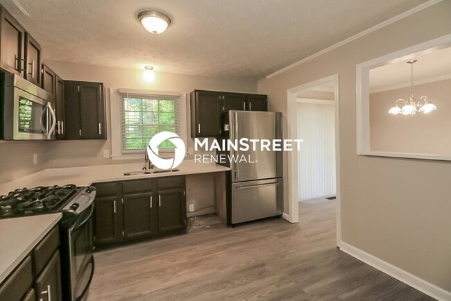 Building Photo - 3 Bedroom Pet-Friendly Home in Riverdale, ...