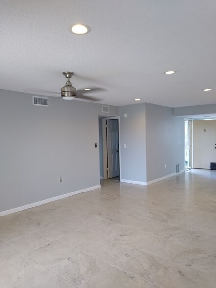 Building Photo - 3660 Ironwood Cir