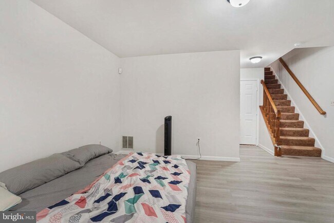 Building Photo - 13118 Plotner Farm Rd