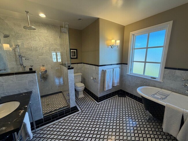 Building Photo - Elegant St. Francis Wood Residence - Available Furnished or Unfurnished