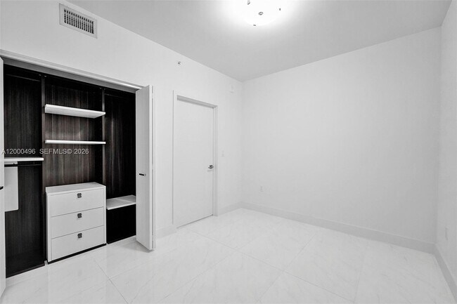 Building Photo - 301 Altara Ave