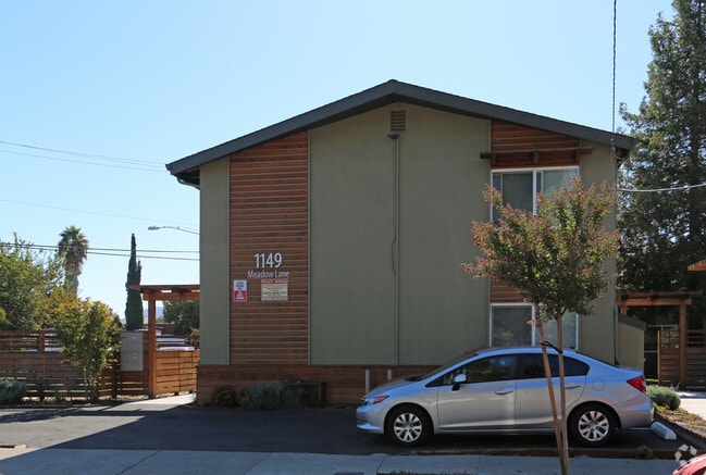 Building Photo - 1149 Meadow Ln