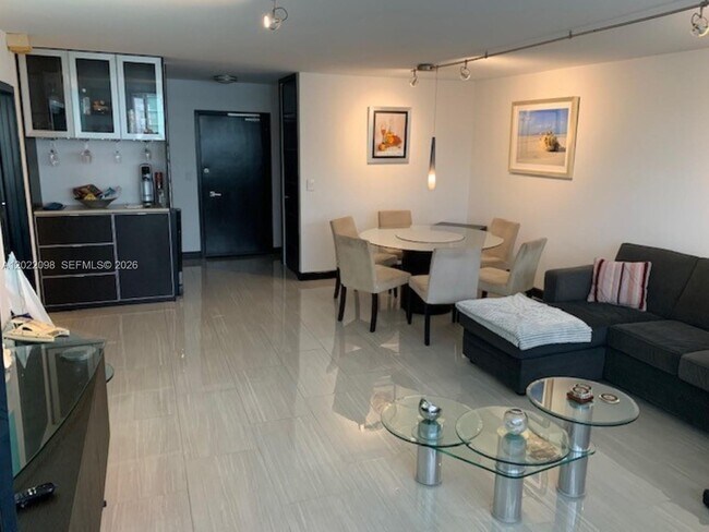 Building Photo - 5313 Collins Ave