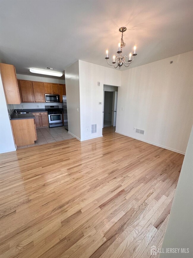 Building Photo - 365 Lehigh Ave