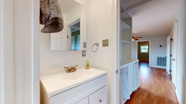Building Photo - 108 Hawkins Creek Ln