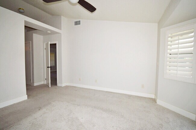 Building Photo - "Charming Oasis: 3-Bedroom Cathedral City Retreat with Pool, Fireplace, and Granite Kitchen!"