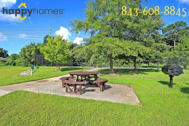 Building Photo - 2223 Chatelain Way