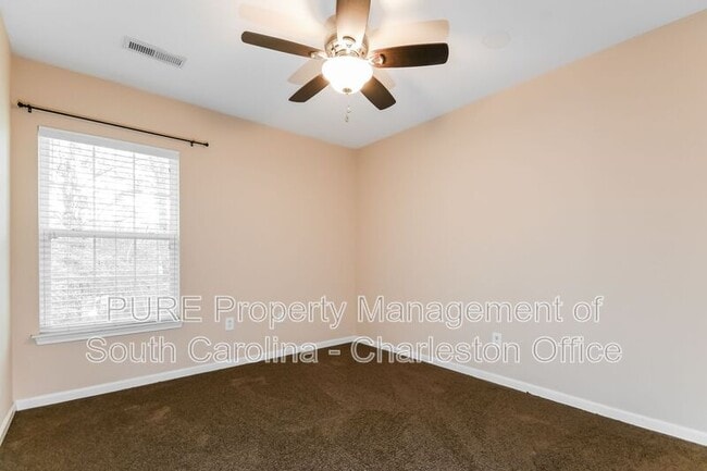 Building Photo - 5150 Trump St