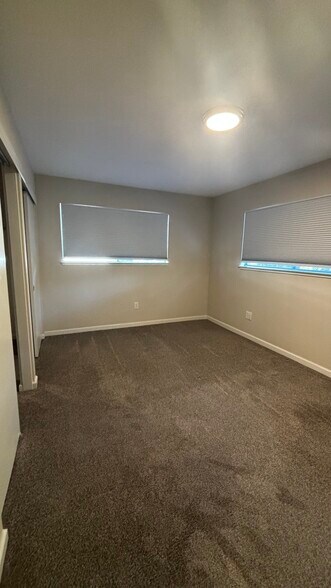 Building Photo - 1352 Drake Dr
