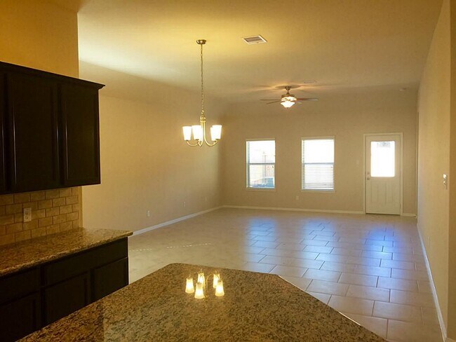 Building Photo - 618 Longstreet Dr