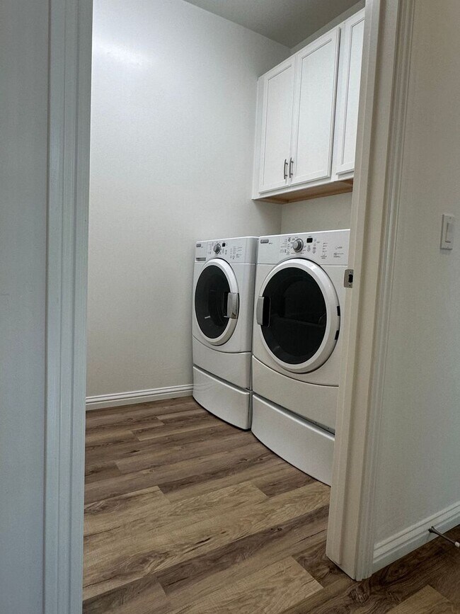 Building Photo - Seven Oaks Highgate Gated Community - READ...