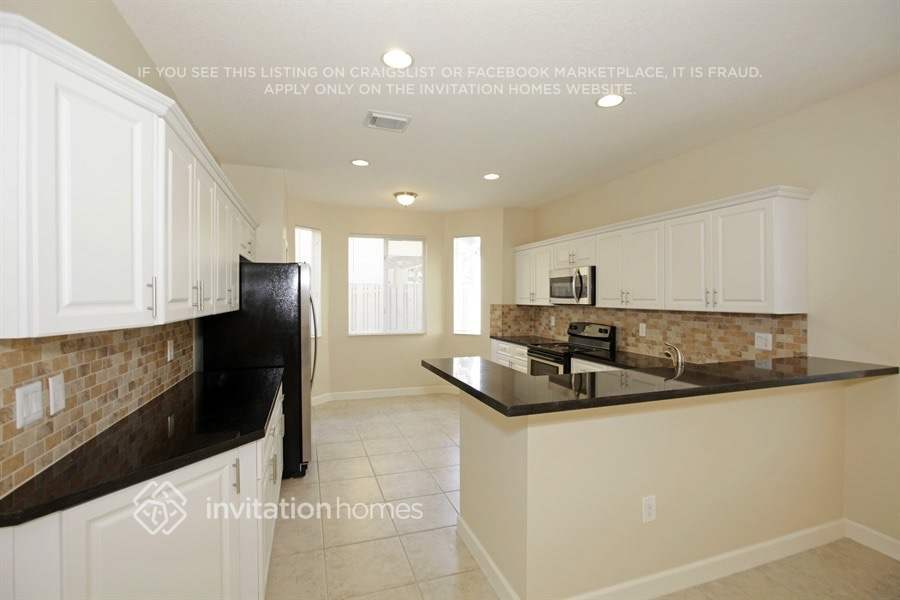 Building Photo - 15374 SW 141st Ct