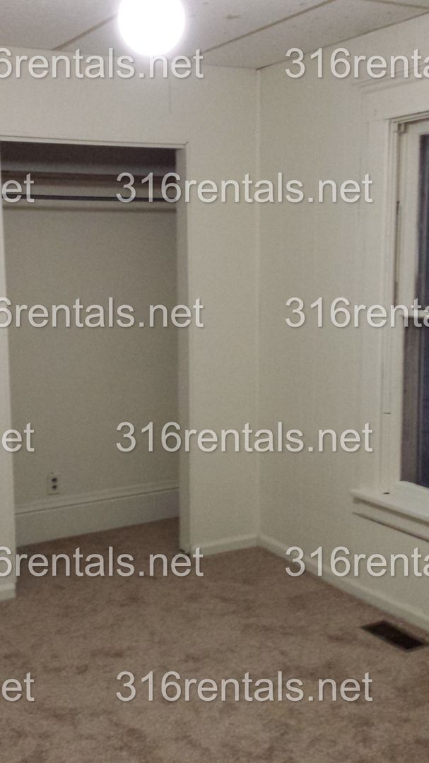 Building Photo - $795 - 2 bed 1 bath - Single Family Home