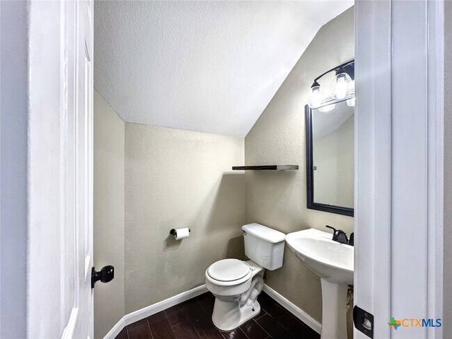 Building Photo - 833 Sagewood Trail