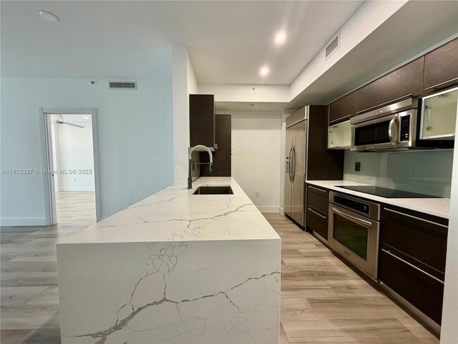 Building Photo - 550 Okeechobee Blvd