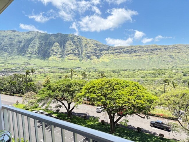 Building Photo - Makaha Valley Towers - One Bedroom