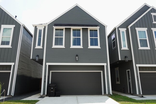 Building Photo - 318 Charlock St