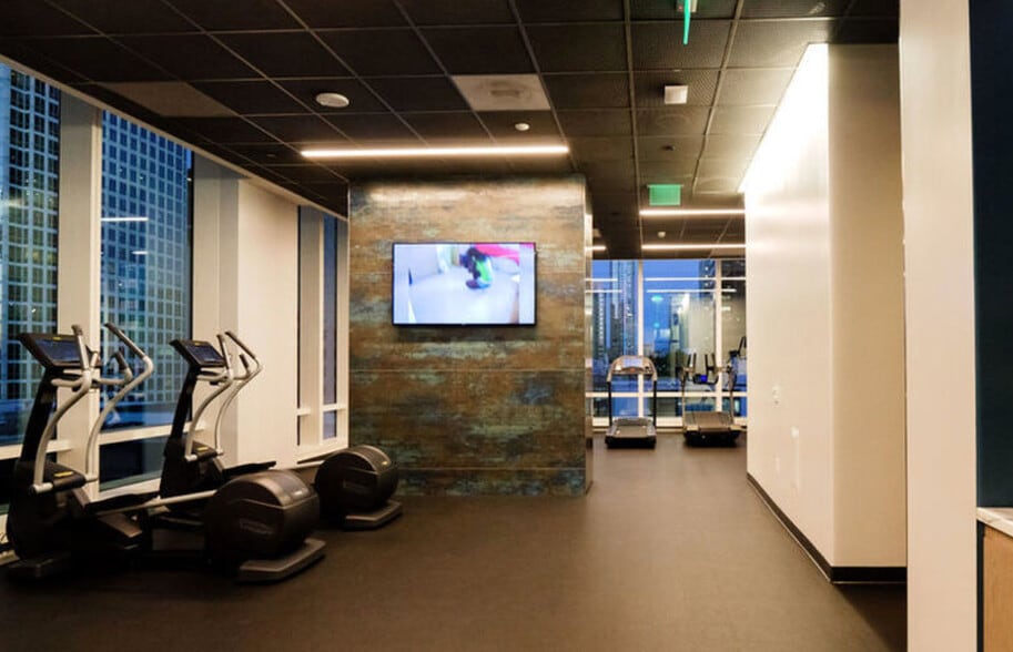 Building Photo - 877 Francisco St