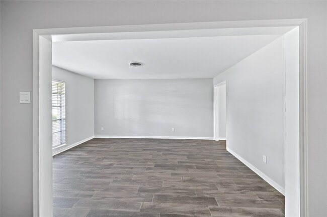 Building Photo - 9003 Bintliff Dr
