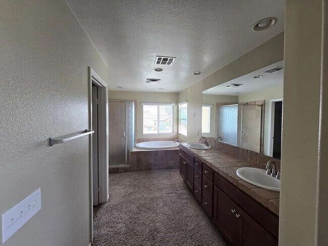Building Photo - 1626 Sorrel Ln