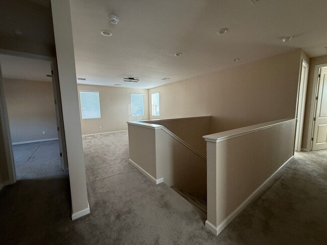 Building Photo - Experience refined living in this beautifully appointed 4-bedroom + den, 3-bath executive residence.