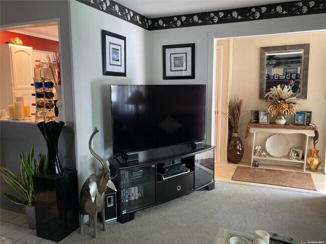 Building Photo - 43 Rowland St