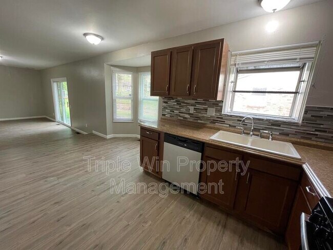Building Photo - 1725 Orletto Way