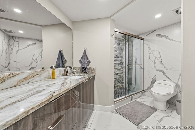 Building Photo - 9650 S Ocean Dr