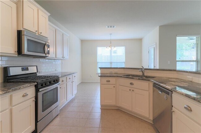 Building Photo - 121 Palestine Cove