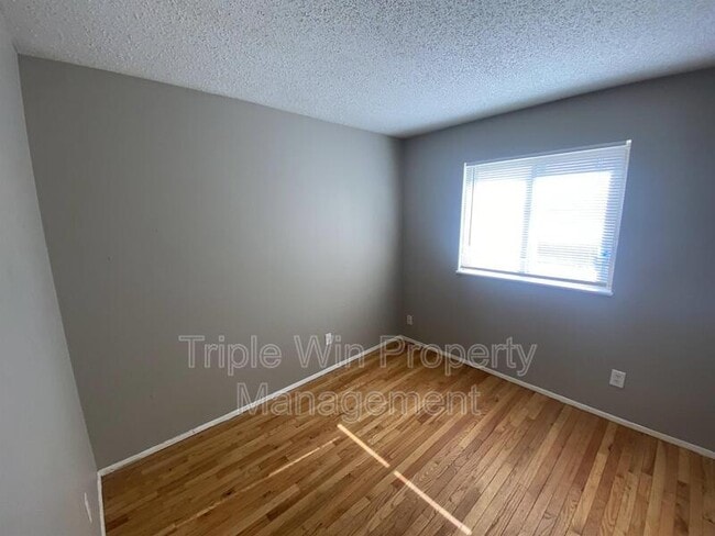 Building Photo - 14655 Fox Manor Dr