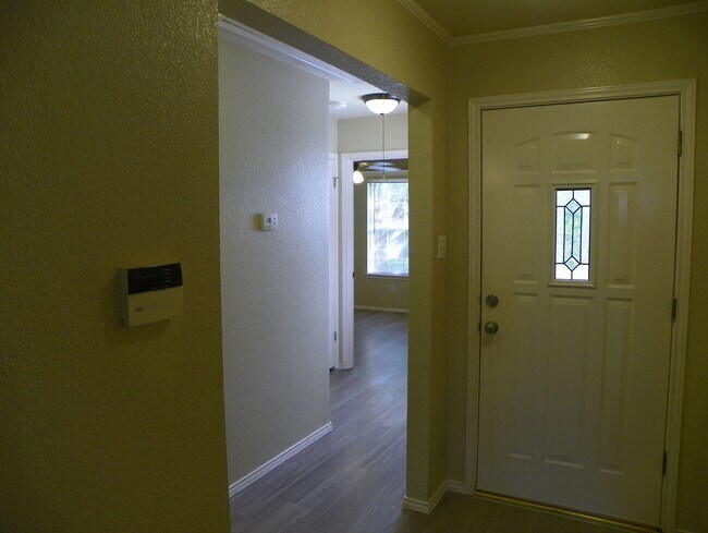 Building Photo - Welcome to this charming Centex home locat...