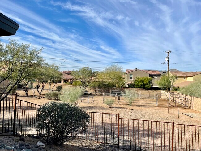 Building Photo - 37830 N Linda Dr