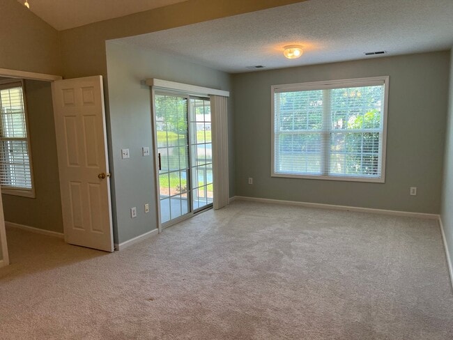 Building Photo - Beautiful Lake Side Location! Lake Linden ...