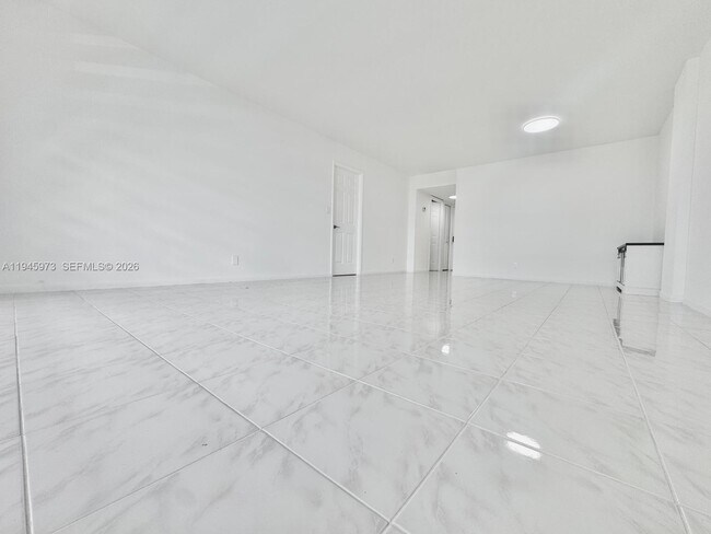 Building Photo - 3800 S Ocean Dr