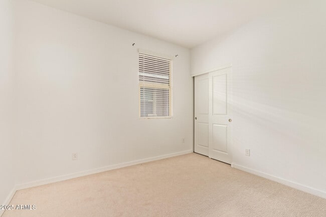 Building Photo - 14202 W Willow Ave