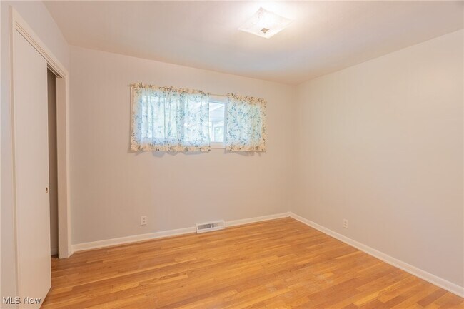 Building Photo - 24457 Tunbridge Ln